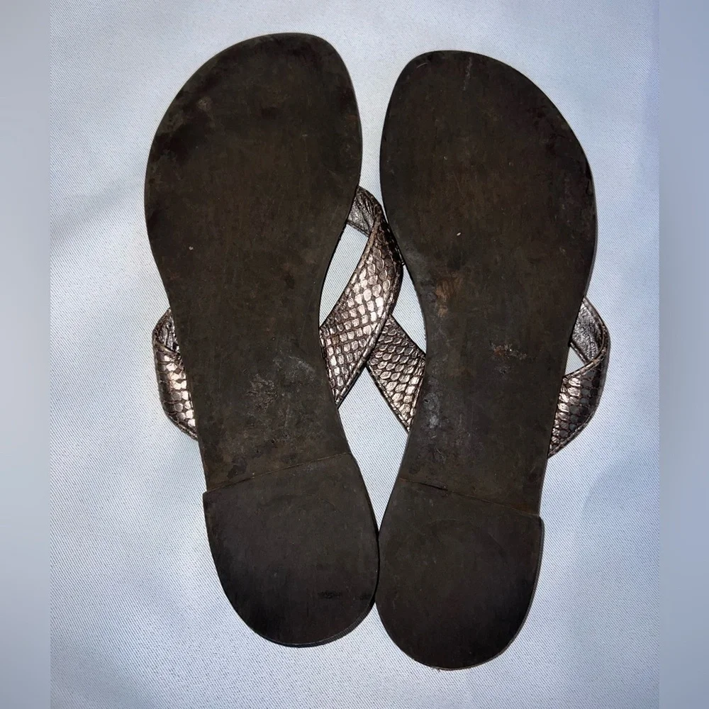 Tory Burch Metallic Grey Python Embossed Leather Thora Flat Thong Sandals Size 7